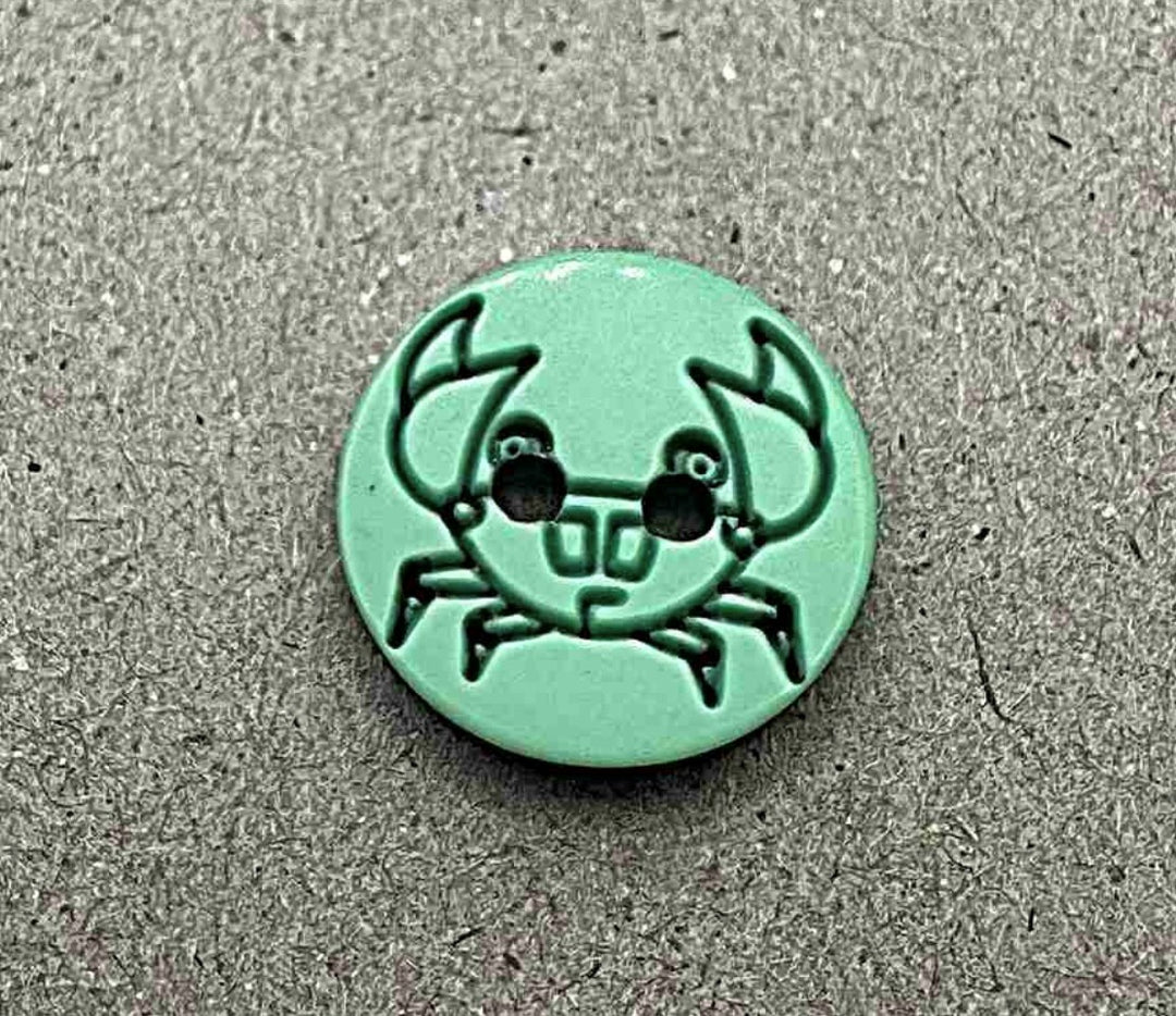 TERRIES BUTTON 2 HOLE SHINY CRAB 15MM 49 GREEN