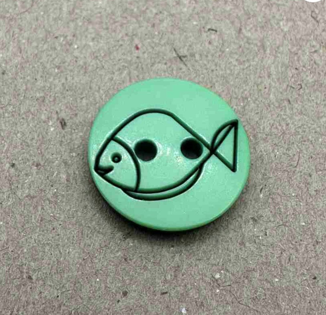 TERRIES BUTTON 2 HOLE SHINY FISH 15MM 49 GREEN