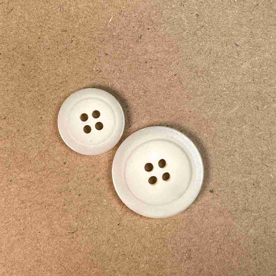 TERRIES BUTTONS 4 HOLE MATT S/T 23MM CREAM