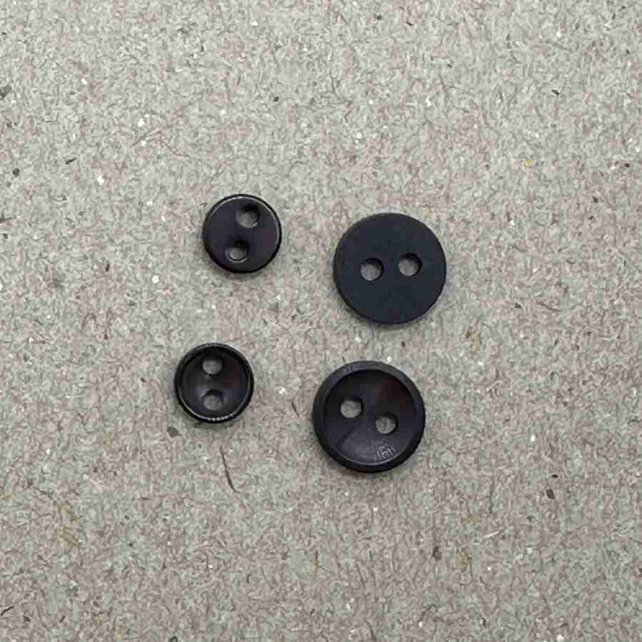 TERRIES BUTTONS 2 HOLE DOLLS BUTTON BLACK 5MM
