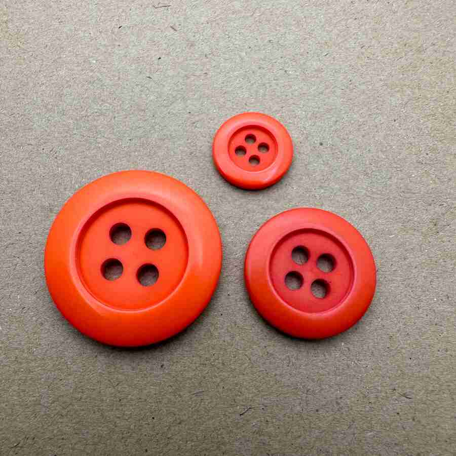 BUTTON 25MM 4/H RIM EDGE ORANGE