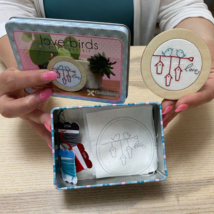 MINI STITCHERY KIT - LOVE BIRDS
